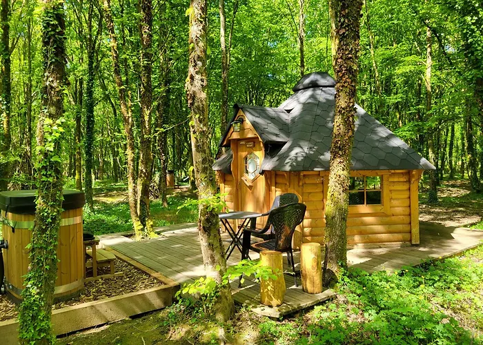 Le Domaine Insolite De Broceliande