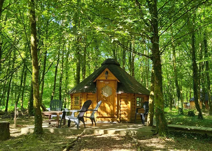 Le Domaine Insolite De Broceliande
