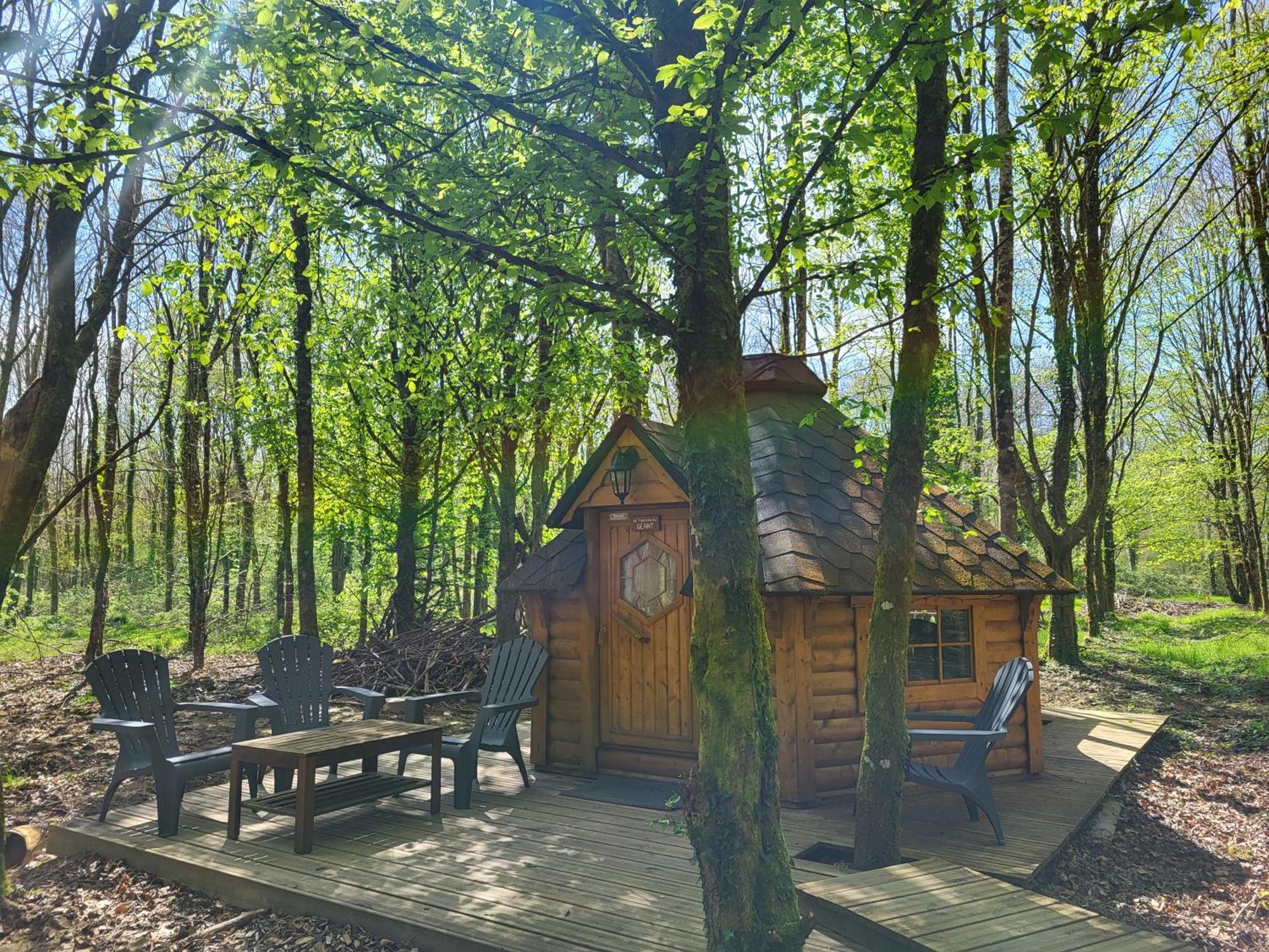 Le Domaine Insolite De Broceliande